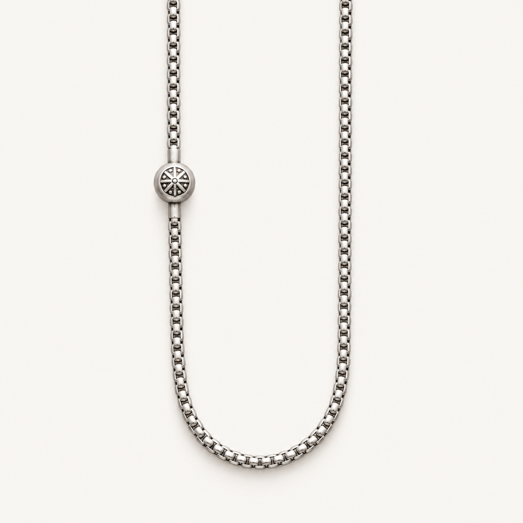 LA LIMINAL — clean packshot view of Noctara jewelry