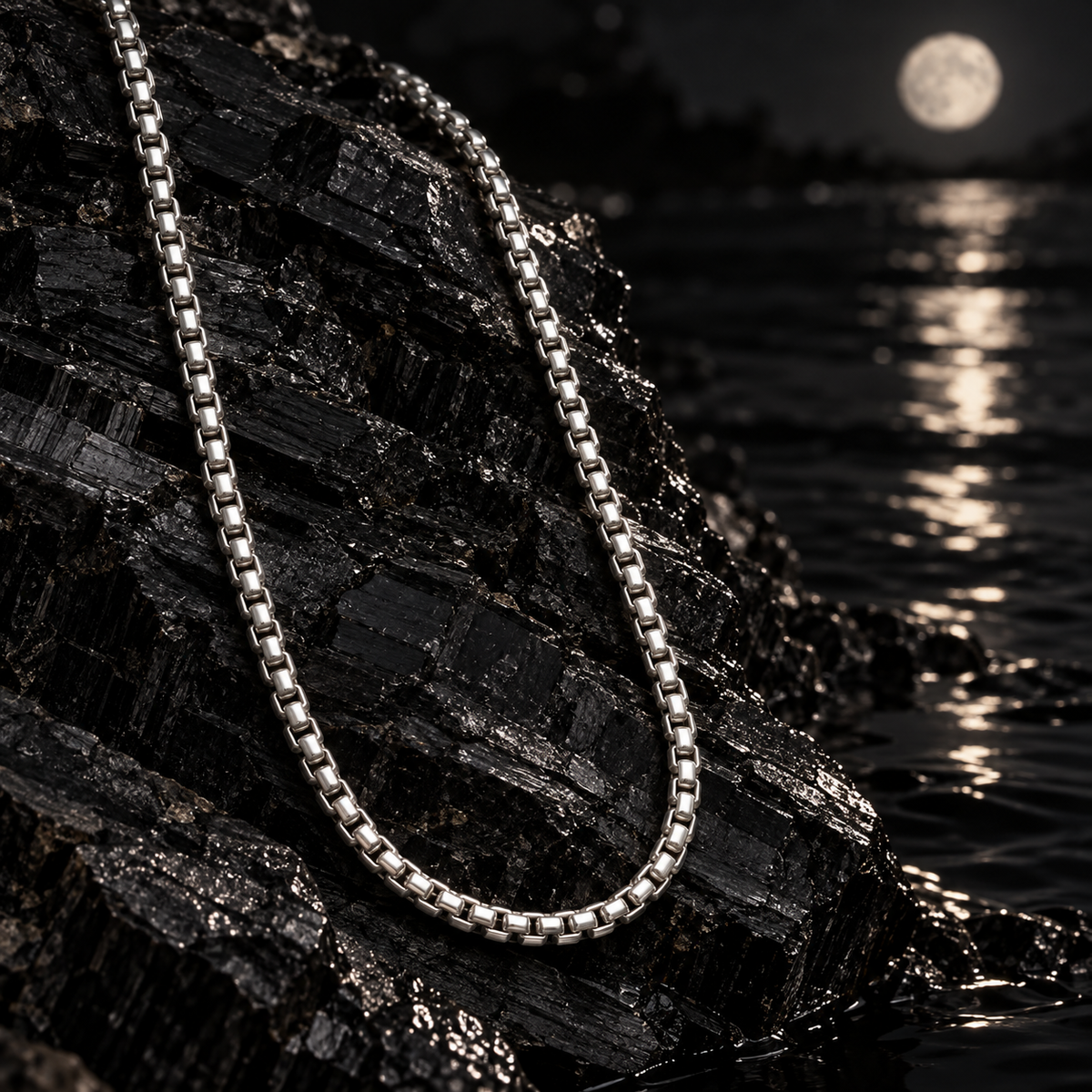 LA LIMINAL — moonlit square view of Noctara jewelry